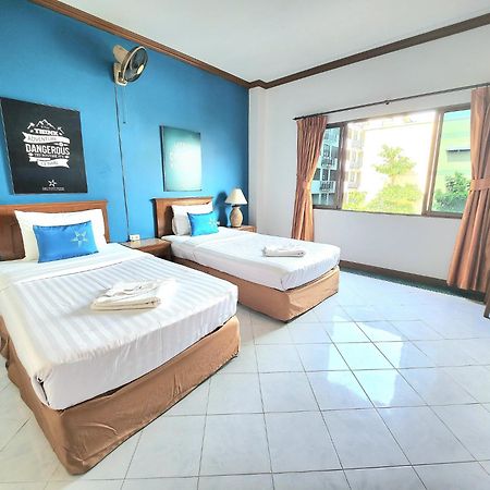 Sea Front Home Hotel - Patong Beach Exterior photo