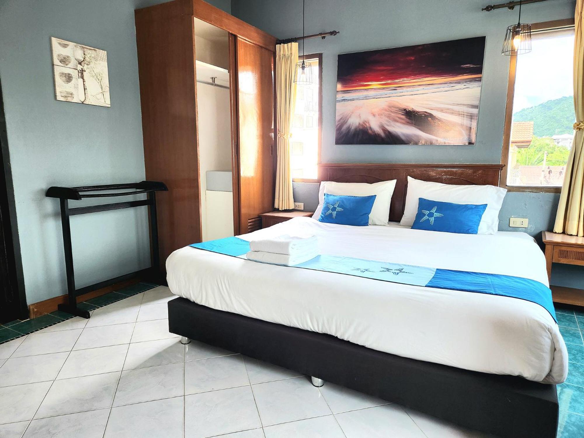Sea Front Home Hotel - Patong Beach Exterior photo